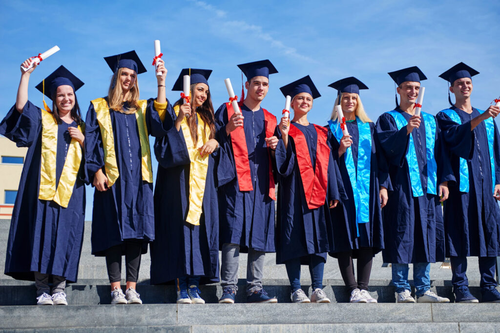 Expert Top IT Courses with Best Softech Education on Top Digital Marketing Full Stack Website App Software Development AI Artificial intelligence Data Science Training Institute